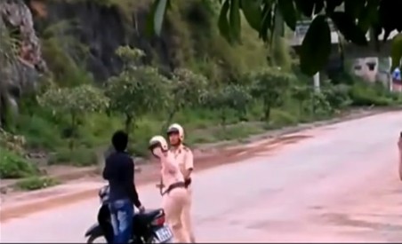 越南的交通警察弱爆了