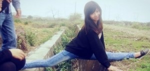 哈尔滨的20岁女孩李雪“一字马”